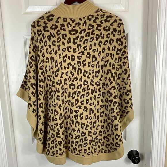 New Denim & Co Women Animal Jacquard Poncho Tan Brown Sz XL Button Front Cape U3 - Picture 4 of 11